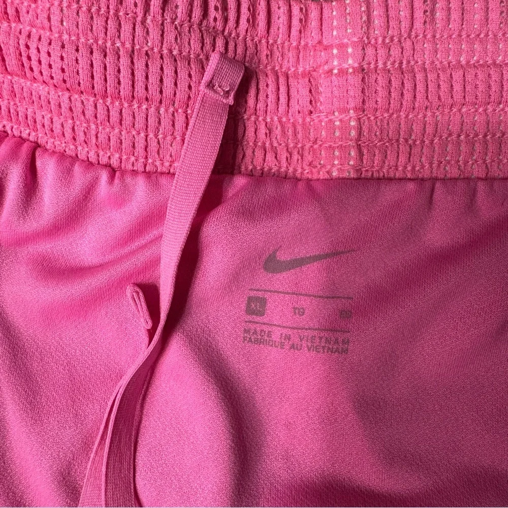 Nike Women’s Swoosh Run Shorts Athletic Short in Pink Glow Size XL